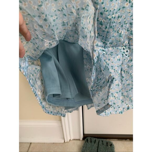 Dainty Effect Blue Floral Embroidered Pleated Puff Sleeve Top NWT - Picture 7 of 12